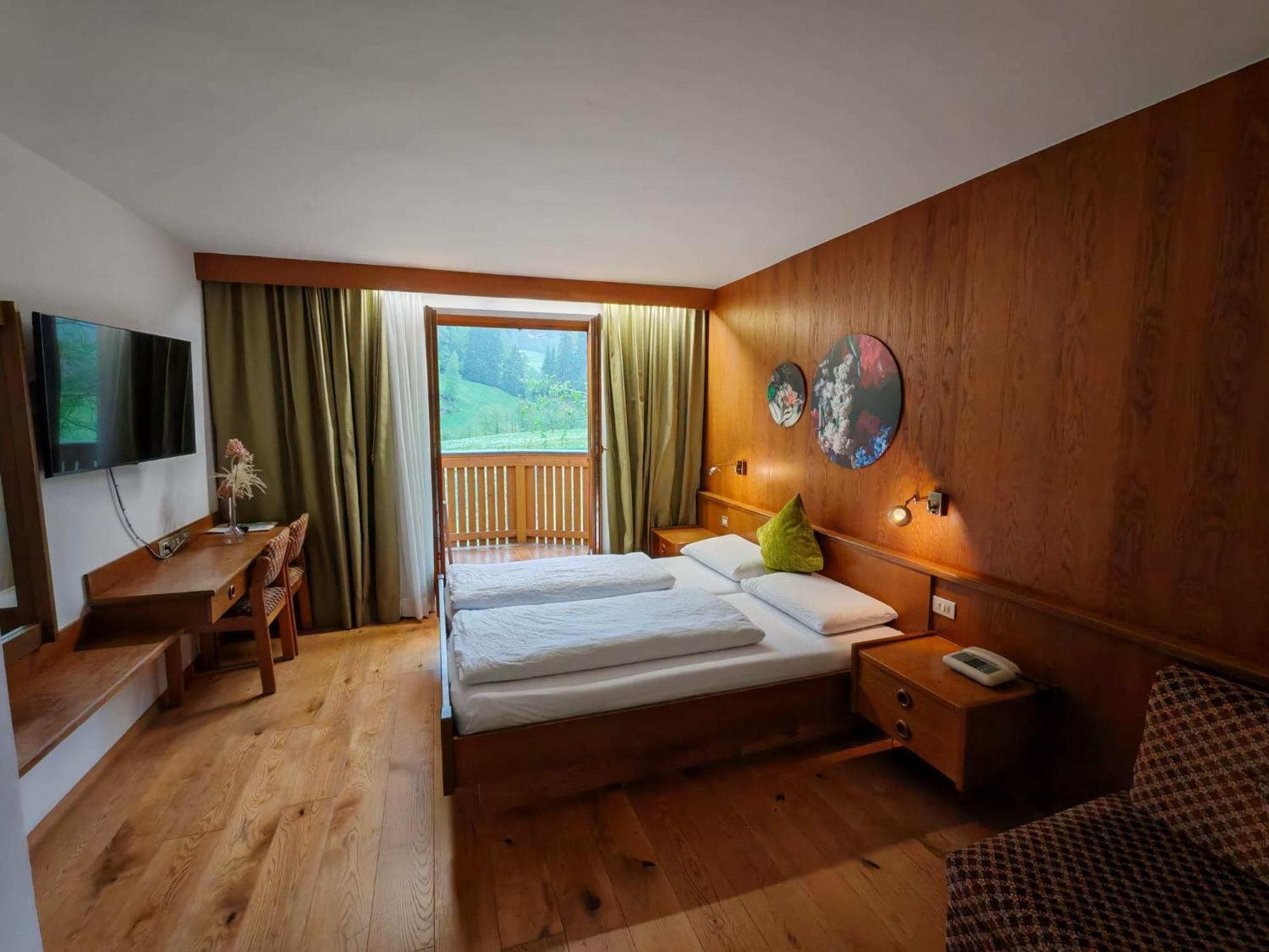 Hotel Alpenblick Sarentino 外观 照片