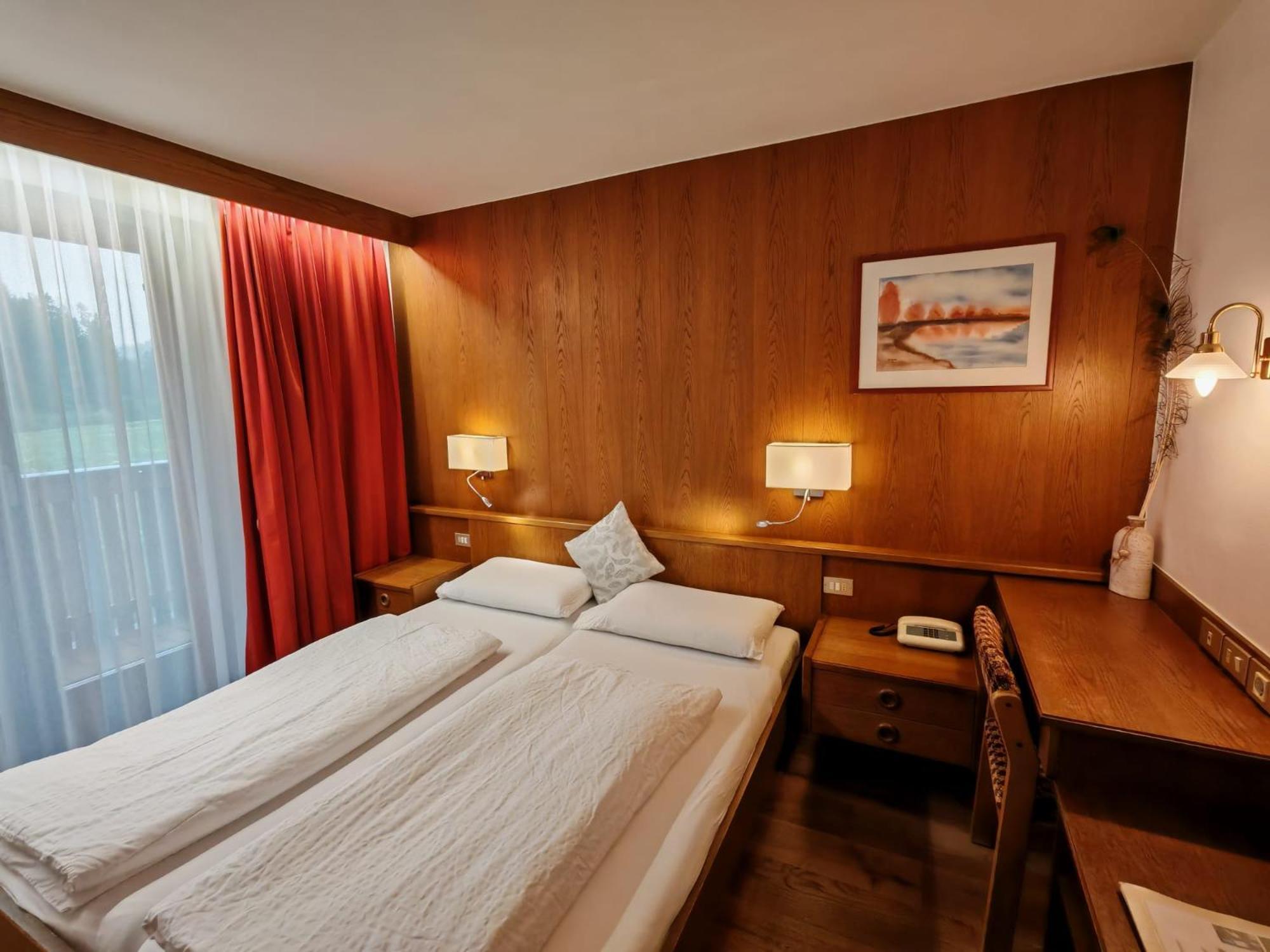 Hotel Alpenblick Sarentino 外观 照片